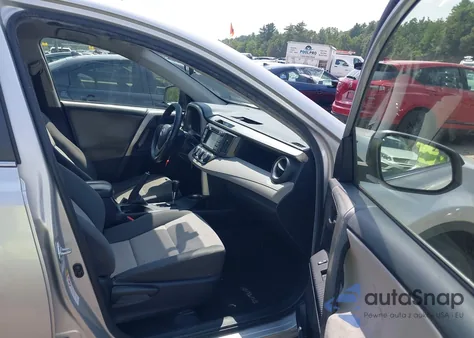 2015 Toyota Rav4 Le z USA, uszkodzony, nr VIN JTMBFREV7FJ019373